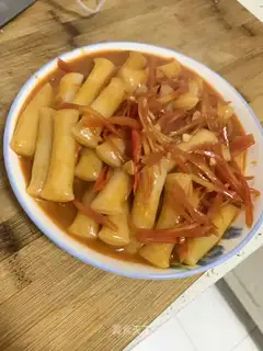 Hot fried rice cake