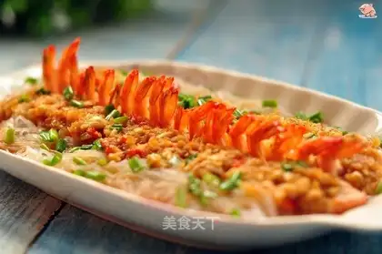 A garlic fan with a shrimp back