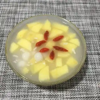 Wine-cooked apples