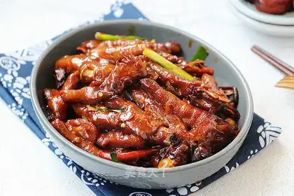 Hot chicken claws