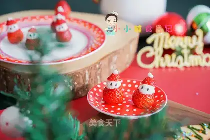 - Christmas Strawberry Snowman