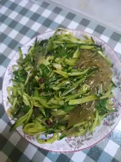 A cucumber mix fan
