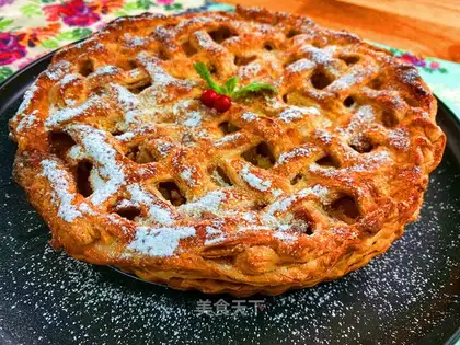 Christmas apple pie