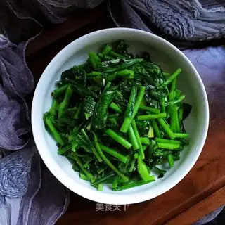 Garlic moss