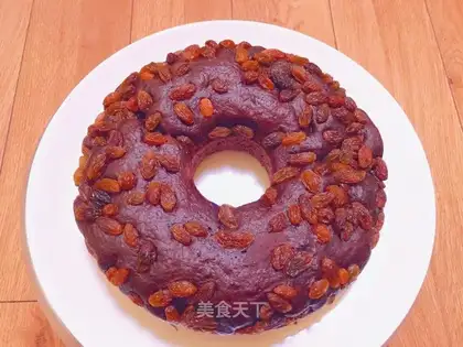 A groceries cake