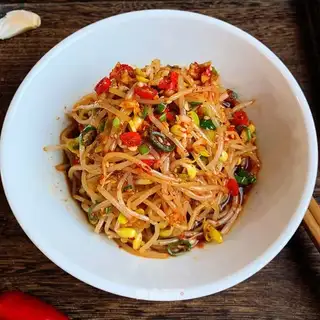Cold bean sprouts