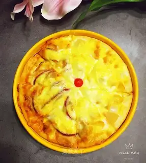 A fruit chicken double-packed pizza