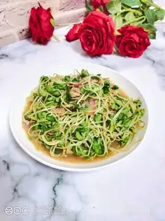Bacon sprouts