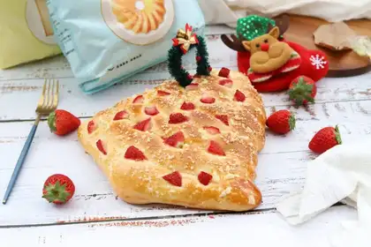 Strawberry bread