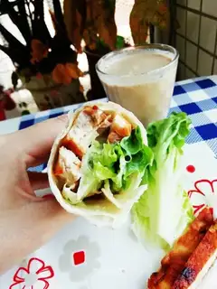 A fragrance chicken burrito