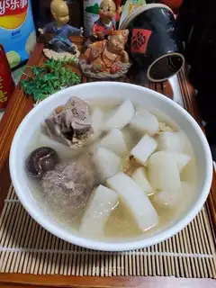 Pork bones, mushroom soup