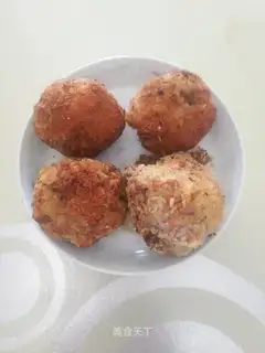 Squeeze beef and rice rice balls
