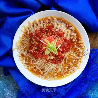 Scratch pepper garlic and golden needle mushrooms