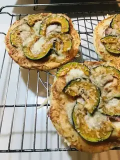 Pumpkin bacon pizza