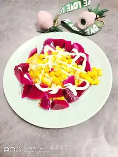 Corn flamingo salad