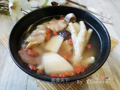 The chicken's feet are sore