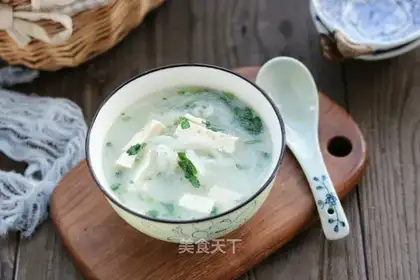 Shrimp radish tofu soup
