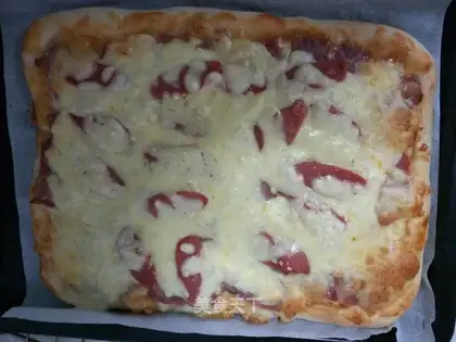 Bacon sausage pizza