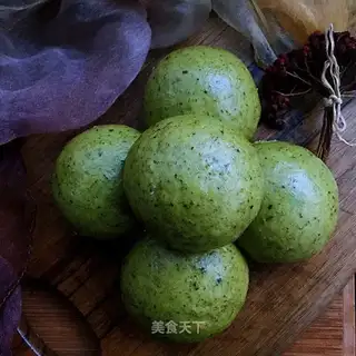 Emerald buns