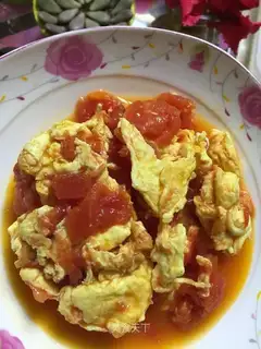 Tomato fried eggs