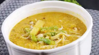 Yellow rice and rice