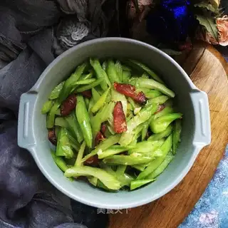 Weenie fried celery