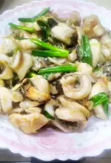 Fry onions for black fish