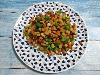 Sour chicken carrots and green peppers
