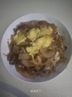 Onion fried eggs