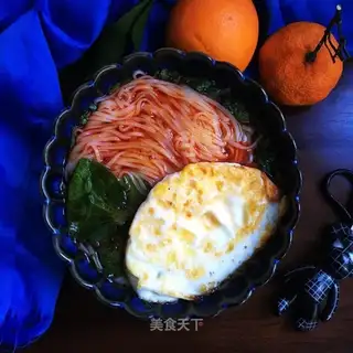 Sour cream egg noodles