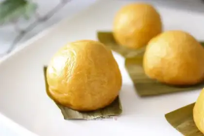 Sticky bean buns