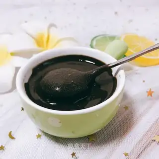 Black sesame pecan sauce