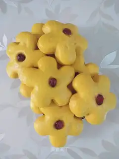 Pumpkin plum buns