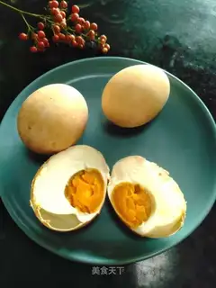 Homemade salted eggs