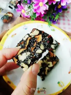 walnut sesame cake