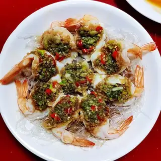 A garlic fan with a back shrimp