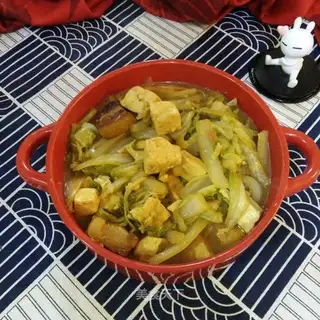 Red curry, cabbage, tofu