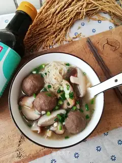 Meatball mushroom noodles
