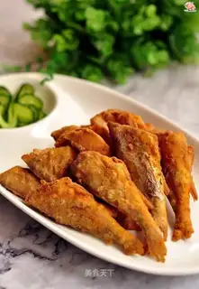 Dried and fried yellowfish