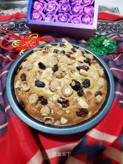 Banana raisin cake
