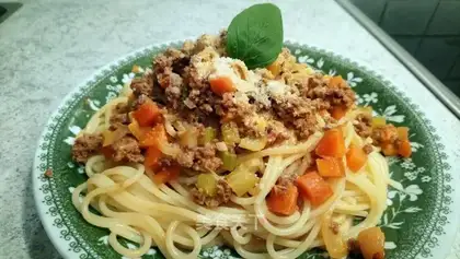 Tomato sauce pasta