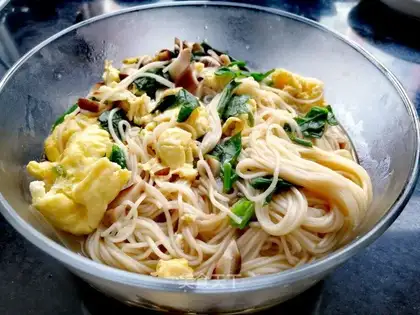 Frozen egg noodles