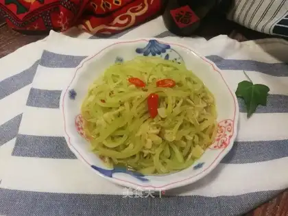 Shrimp hides and guacamole