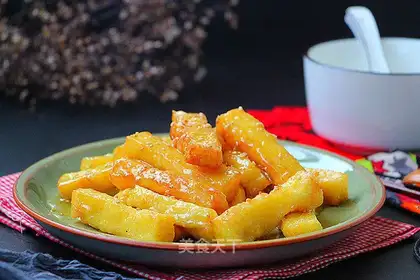 A pot of honey