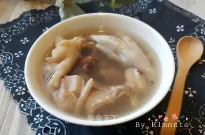 Peanut chicken claw soup