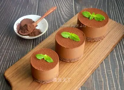 Chocolate mousse cake