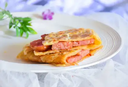 Sausage hand grab cake