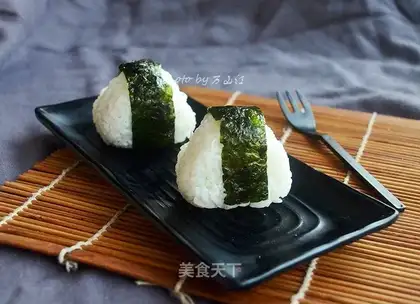 Meat pine sushi