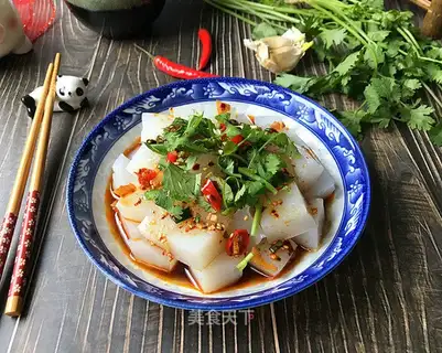 Spicy pig's skin