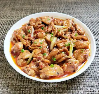 Spicy sauce, steamed chicken wings